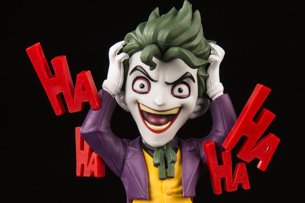 Quantum Mechanix DC Comics Joker Q-Fig Figure | Fanboy Collectibles